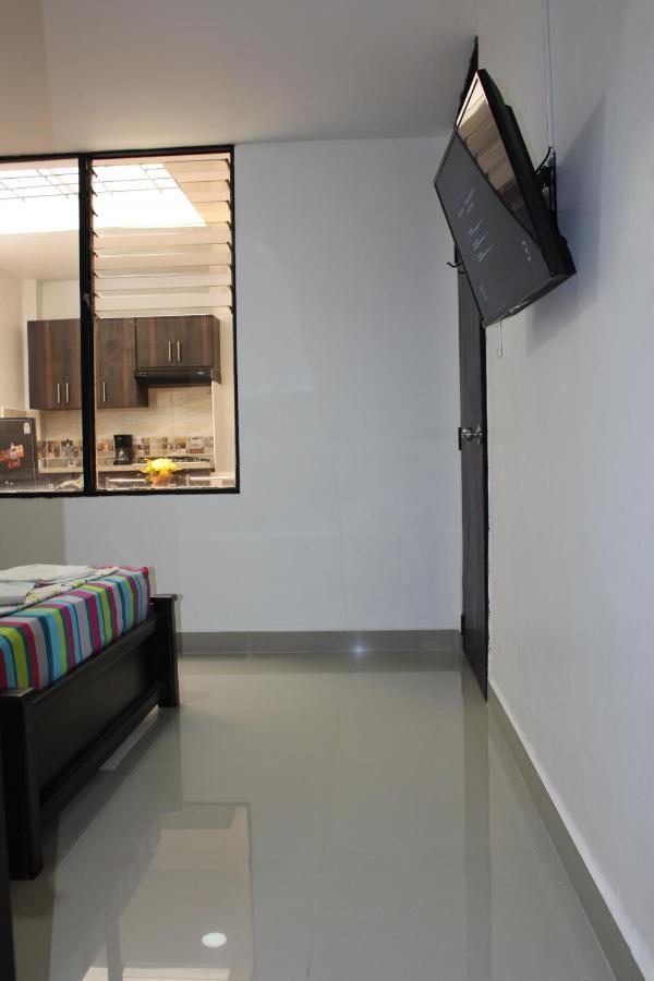 Casa Estadio Medellin ! Apartamentos Renovados En Excelente Ubicacion Laureles Estadio מראה חיצוני תמונה
