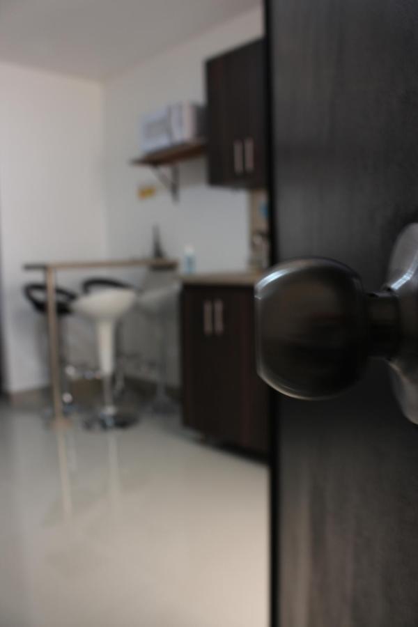 Casa Estadio Medellin ! Apartamentos Renovados En Excelente Ubicacion Laureles Estadio מראה חיצוני תמונה