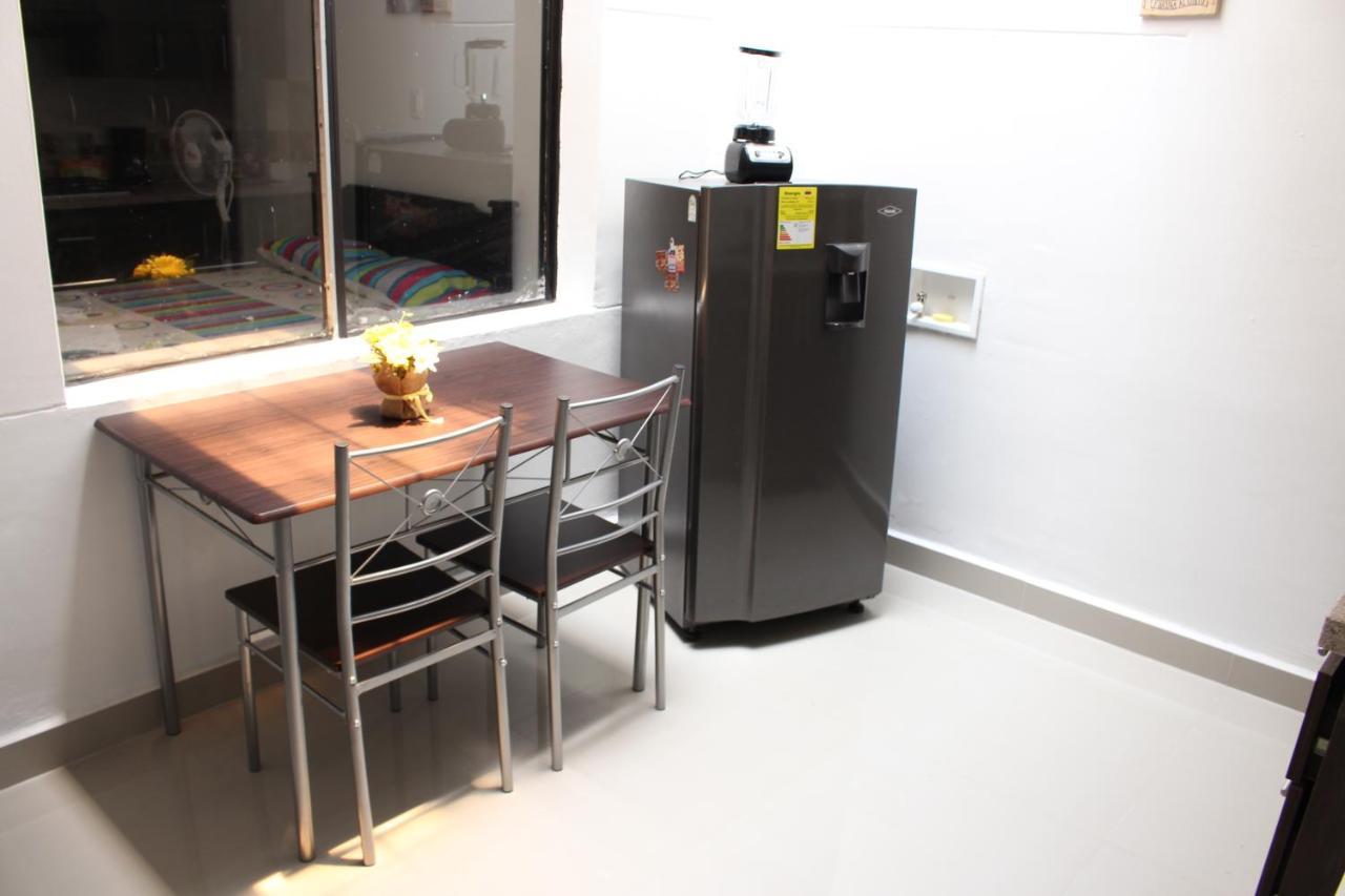 Casa Estadio Medellin ! Apartamentos Renovados En Excelente Ubicacion Laureles Estadio מראה חיצוני תמונה