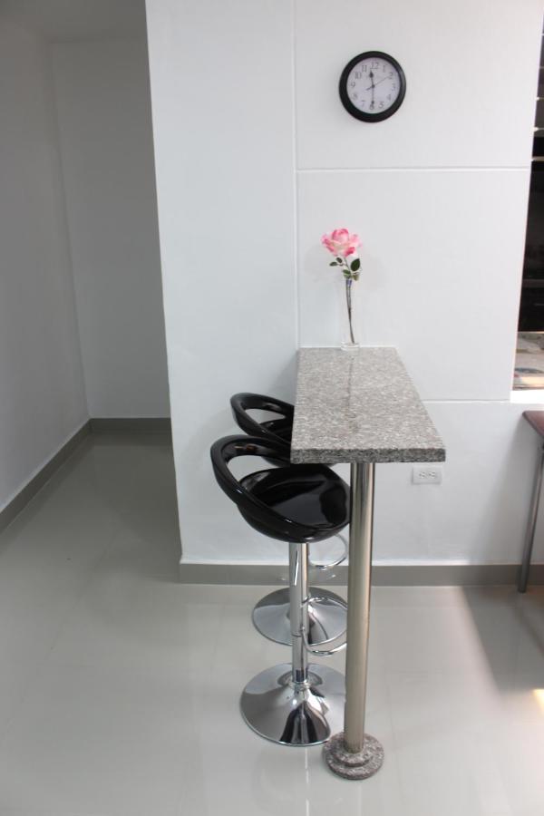 Casa Estadio Medellin ! Apartamentos Renovados En Excelente Ubicacion Laureles Estadio מראה חיצוני תמונה